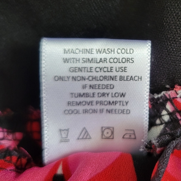 Madden NYC Juniors Heart Pattern Cropped Long Sleeve Back Tie‎ Top Size XL - Picture 8 of 11